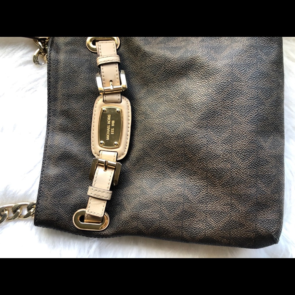 Michael Kor’s crossbody purse